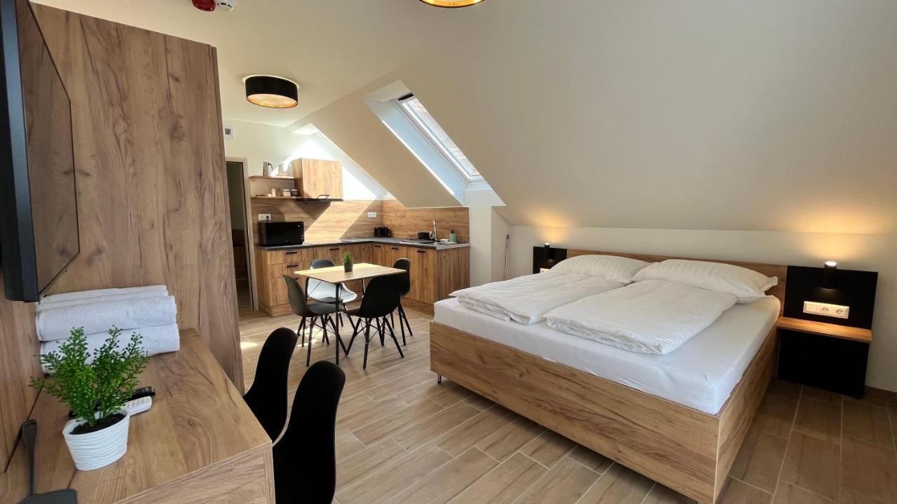 Rezidex Apartmanhaz Szeged Luaran gambar
