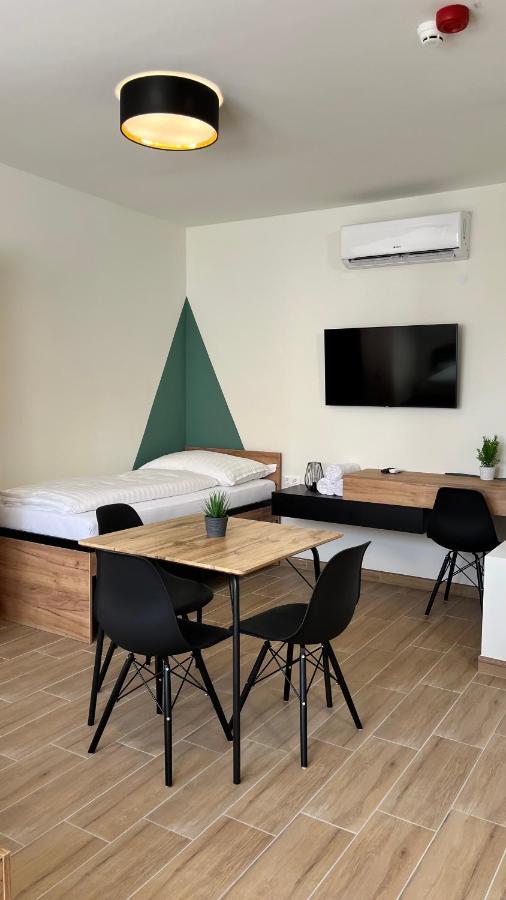 Rezidex Apartmanhaz Szeged Luaran gambar