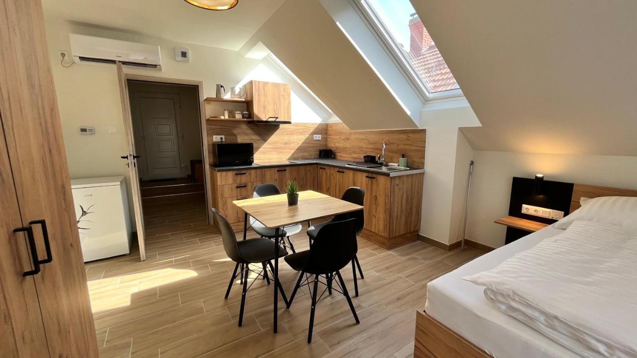 Rezidex Apartmanhaz Szeged Luaran gambar