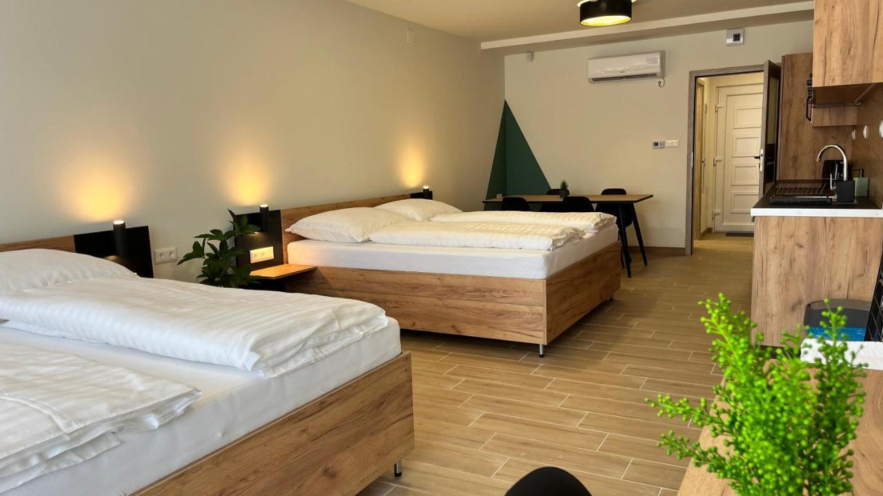 Rezidex Apartmanhaz Szeged Luaran gambar
