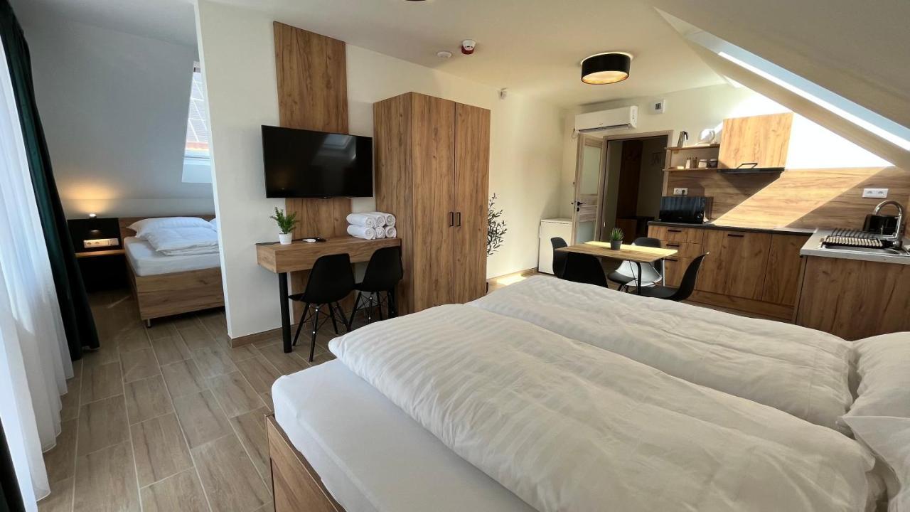 Rezidex Apartmanhaz Szeged Luaran gambar